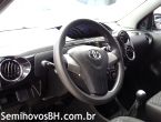 Clique para visualizar Toyota Etios Sedan
