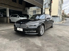 BMW 750i