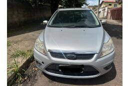Ford Fiesta Sedan