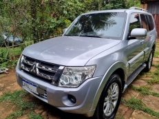 Mitsubishi Pajero Full