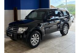 Mitsubishi Pajero Full