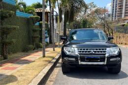 Mitsubishi Pajero Full