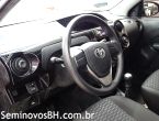 Clique para visualizar Toyota Etios Hatch