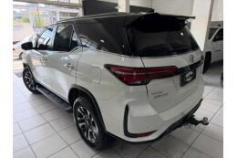 Toyota Hilux SW4